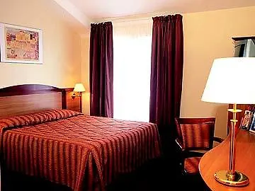 Kyriad Centre Hotell Nantes